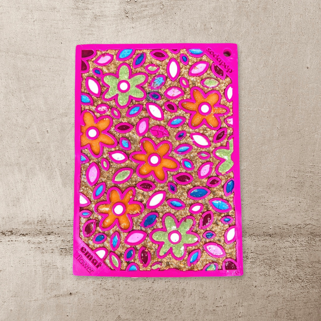 ドッグフード mama's Flower Power Dog Lick Mat | Retro eMat Enrichment Toy | SodaPup